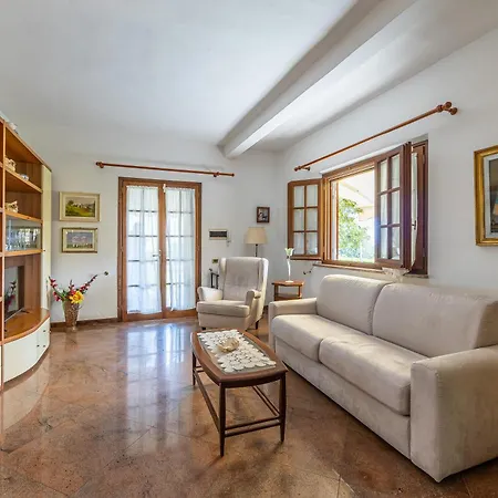 Villa Con Ampio Giardino - Dei Marmi *