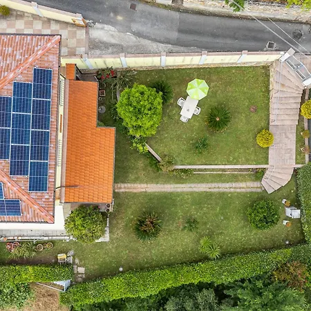Villa Con Ampio Giardino - Dei Marmi